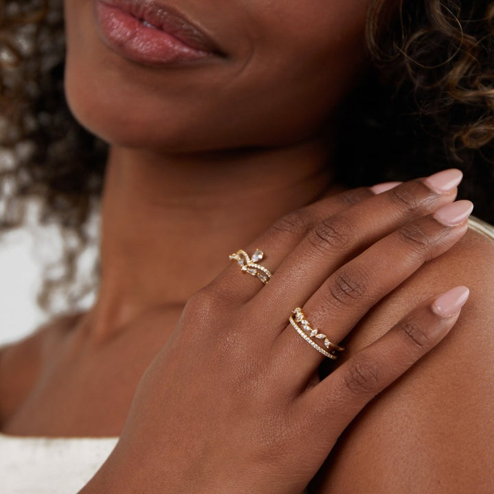 AURA – ELEGANT CRYSTAL RING