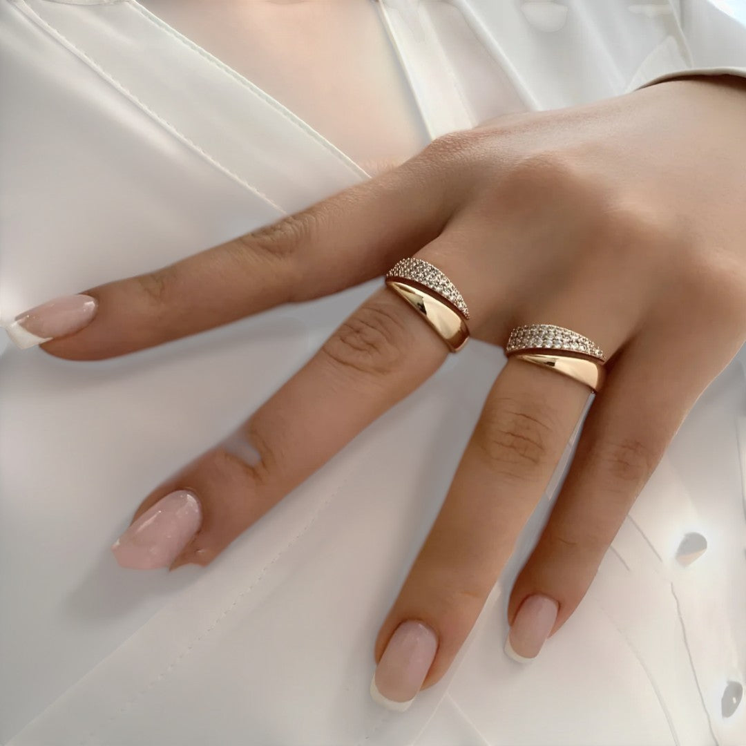 MARIE – ELEGANT PAVÉ RING