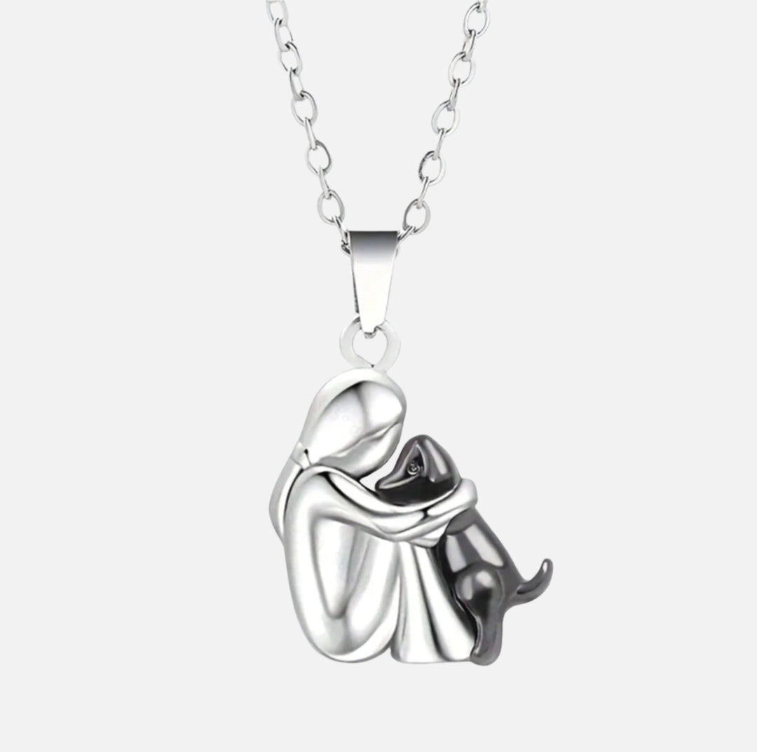 EMMIE – DOG EMBRACE NECKLACE